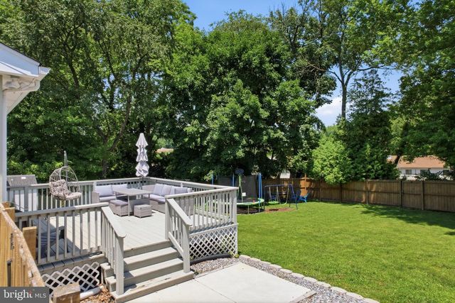 3703 JOHN DR, Brookhaven, PA 19015