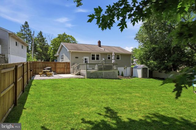 3703 JOHN DR, Brookhaven, PA 19015