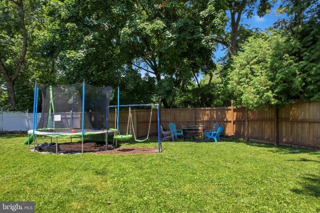 3703 JOHN DR, Brookhaven, PA 19015