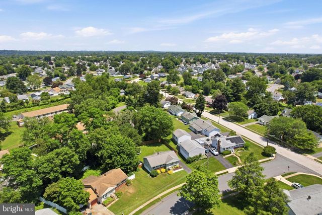 3703 JOHN DR, Brookhaven, PA 19015