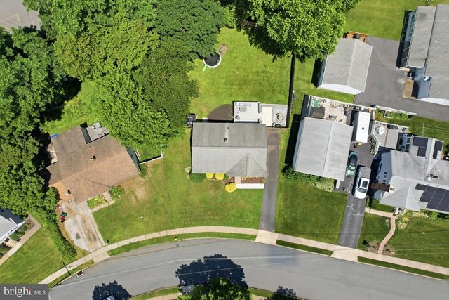 3703 JOHN DR, Brookhaven, PA 19015