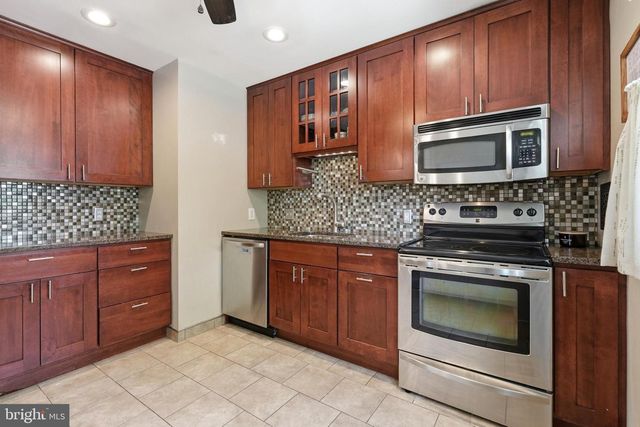 3703 JOHN DR, Brookhaven, PA 19015