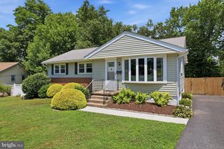 3703 JOHN DR, Brookhaven, PA 19015