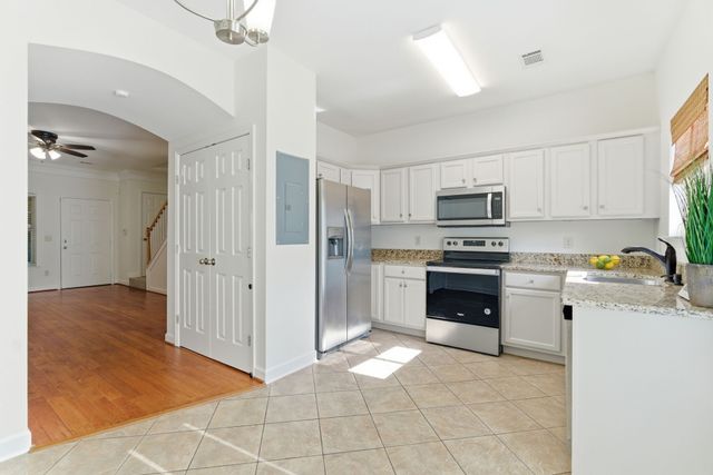 105 4th Ave Apt 404, Murfreesboro, TN 37130