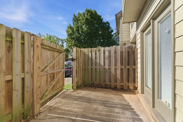 105 4th Ave Apt 404, Murfreesboro, TN 37130