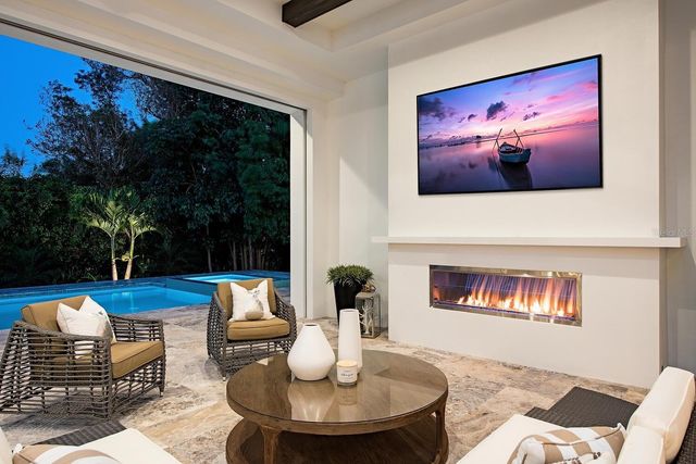 3307 W VAN BUREN DRIVE, Tampa, FL 33611