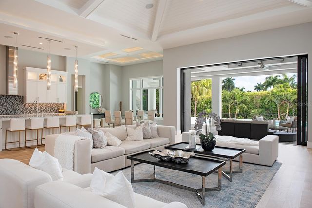 3307 W VAN BUREN DRIVE, Tampa, FL 33611