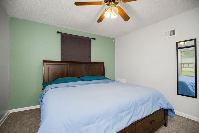 903 NE 67th Place, Gladstone, MO 64118