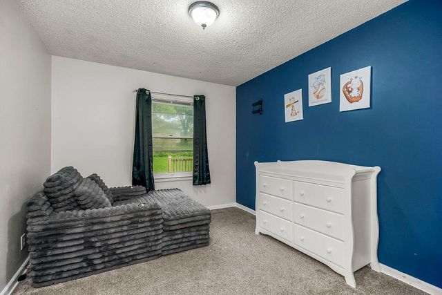 903 NE 67th Place, Gladstone, MO 64118