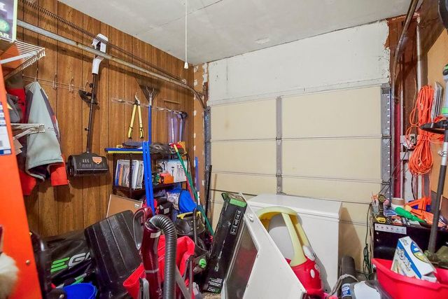 903 NE 67th Place, Gladstone, MO 64118