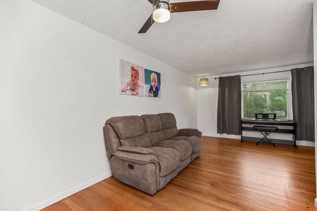 903 NE 67th Place, Gladstone, MO 64118