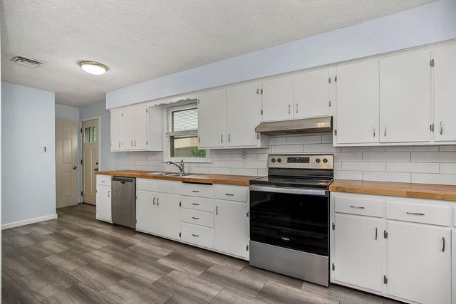 903 NE 67th Place, Gladstone, MO 64118
