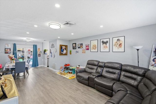 10960 NW 21st Street, Sunrise, FL 33322