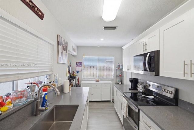 10960 NW 21st Street, Sunrise, FL 33322