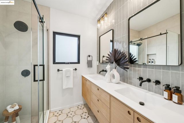 4616 Elmwood Rd, El Sobrante, CA 94803