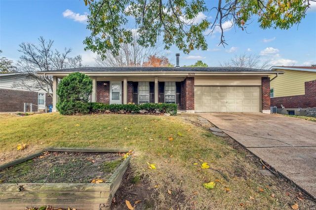 1849 Atmore Drive, St Louis, MO 63136