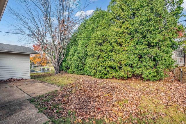 1849 Atmore Drive, St Louis, MO 63136