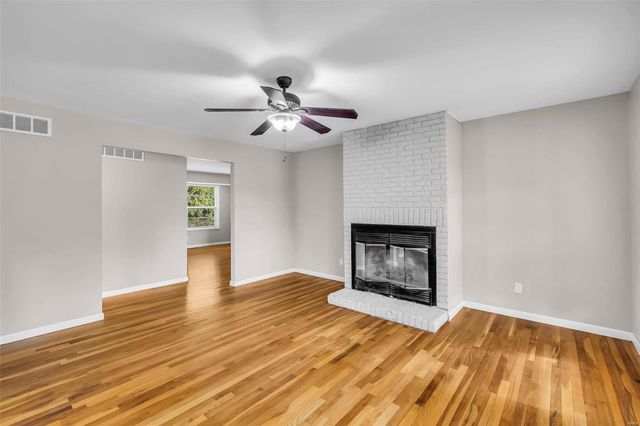 1849 Atmore Drive, St Louis, MO 63136