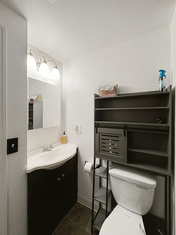 201 E 5TH AVENUE, North Pole, AK 99705