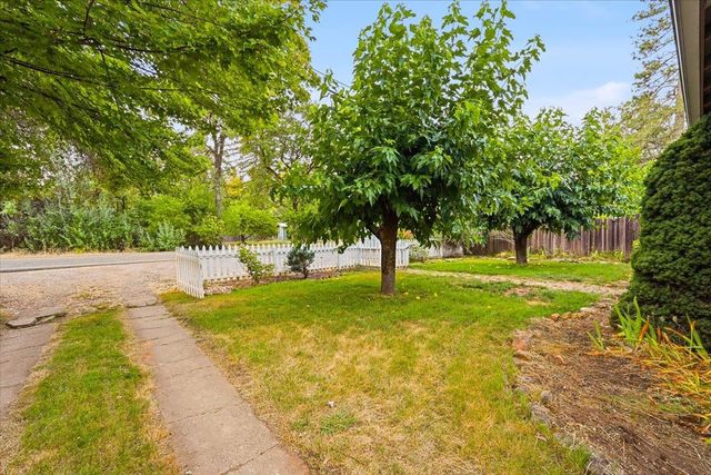 13272 La Barr Meadows Rd, Grass Valley, CA 95949