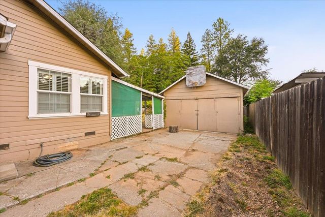 13272 La Barr Meadows Rd, Grass Valley, CA 95949