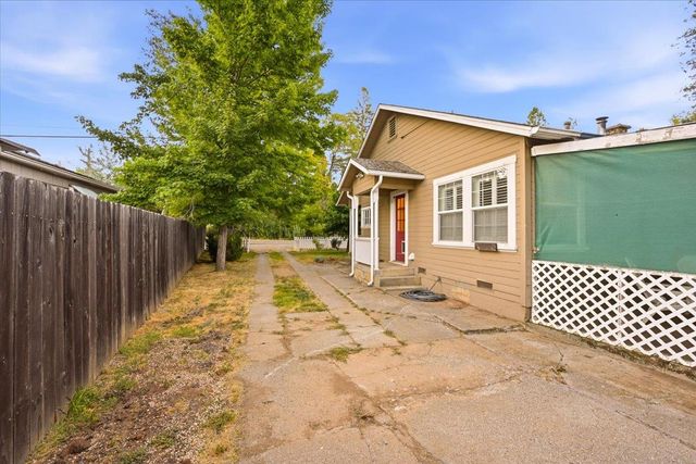 13272 La Barr Meadows Rd, Grass Valley, CA 95949