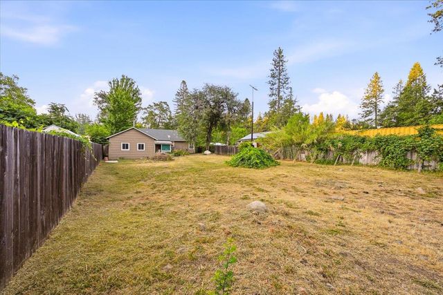 13272 La Barr Meadows Rd, Grass Valley, CA 95949