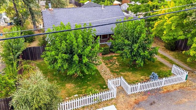 13272 La Barr Meadows Rd, Grass Valley, CA 95949