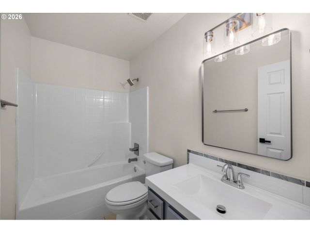 3273 Sw 179TH Ter, Beaverton, OR 97003