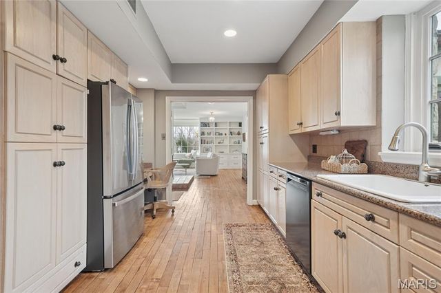 3 Countryside Lane, Frontenac, MO 63131