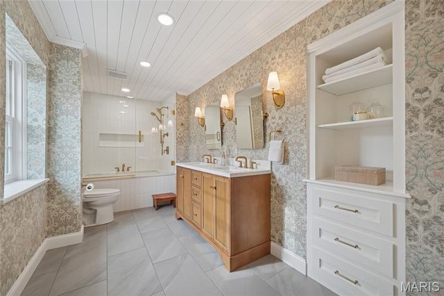 3 Countryside Lane, Frontenac, MO 63131