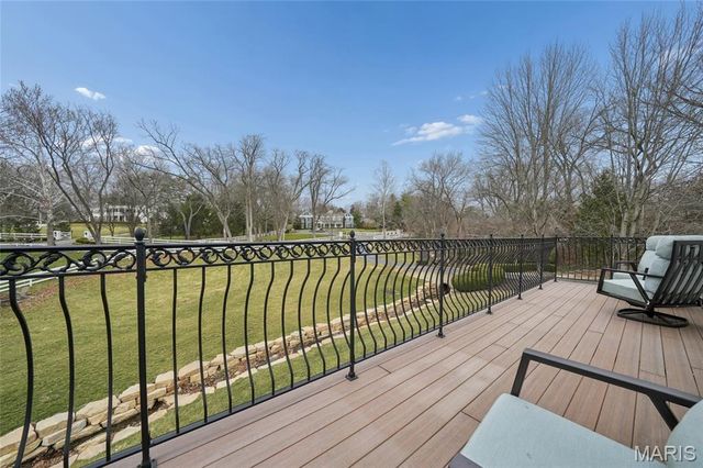 3 Countryside Lane, Frontenac, MO 63131
