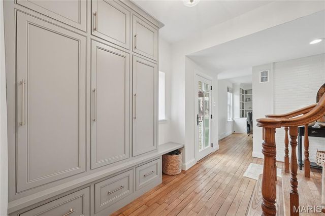 3 Countryside Lane, Frontenac, MO 63131