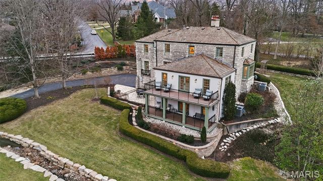 3 Countryside Lane, Frontenac, MO 63131