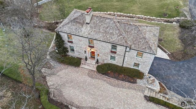 3 Countryside Lane, Frontenac, MO 63131