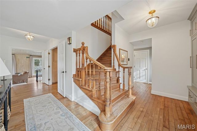 3 Countryside Lane, Frontenac, MO 63131