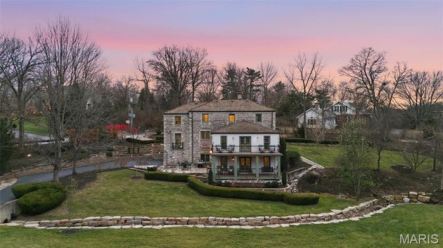 3 Countryside Lane, Frontenac, MO 63131