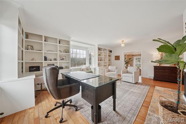 3 Countryside Lane, Frontenac, MO 63131