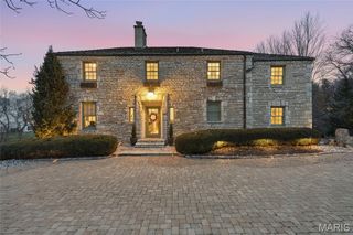 3 Countryside Lane, Frontenac, MO 63131