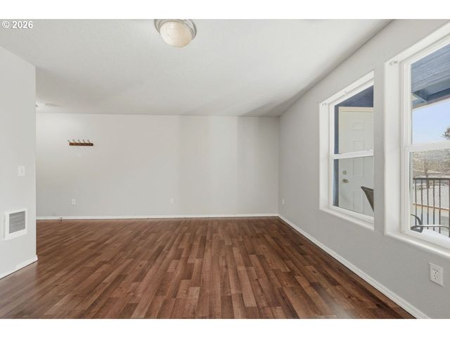 697 Ne 162ND Ave 308, Portland, OR 97230