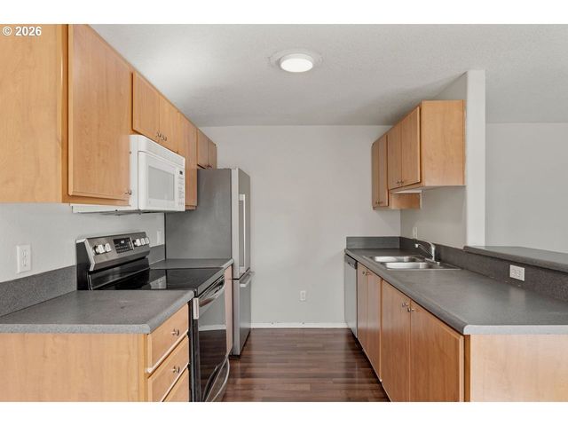 697 Ne 162ND Ave 308, Portland, OR 97230