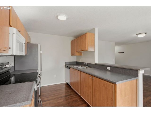 697 Ne 162ND Ave 308, Portland, OR 97230