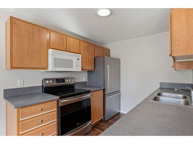 697 Ne 162ND Ave 308, Portland, OR 97230