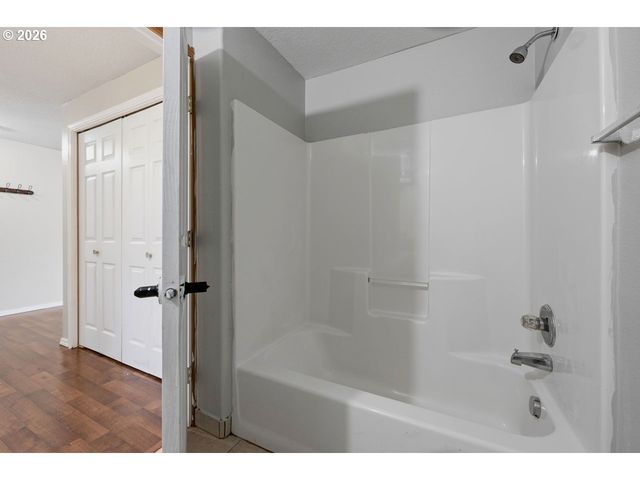 697 Ne 162ND Ave 308, Portland, OR 97230