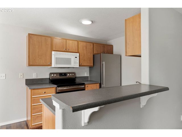 697 Ne 162ND Ave 308, Portland, OR 97230