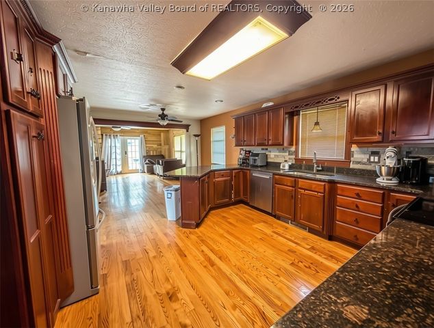 2 Hidden CV Road, Charleston, WV 25313