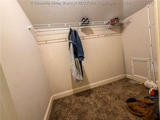 2 Hidden CV Road, Charleston, WV 25313