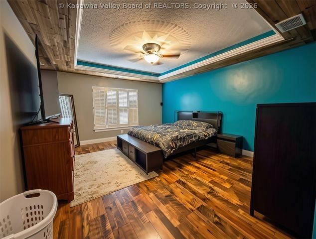 2 Hidden CV Road, Charleston, WV 25313