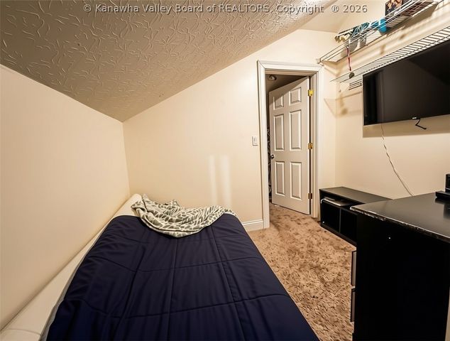 2 Hidden CV Road, Charleston, WV 25313