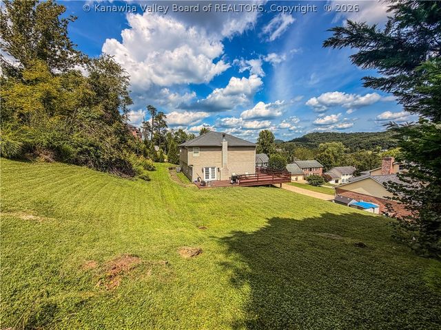 2 Hidden CV Road, Charleston, WV 25313
